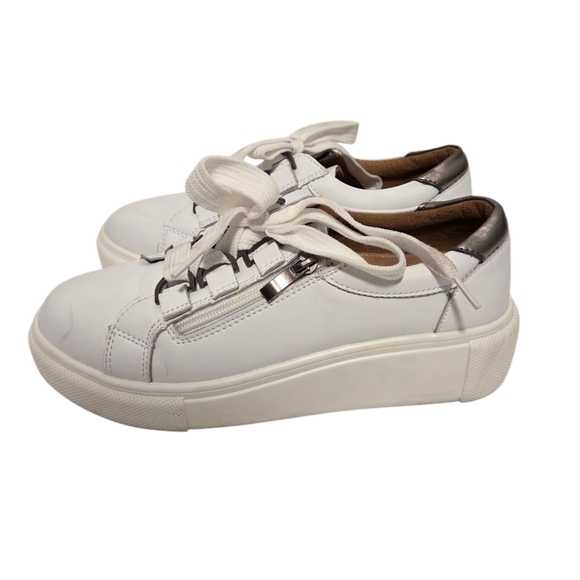 White Leather Sneakers with Laces By Bay Lane Sz 8 - Picture 3 of 16